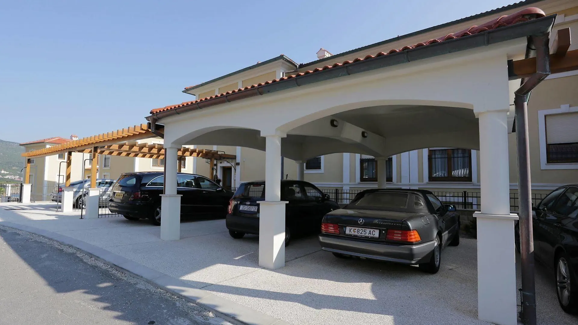 Apartments Poville Residence Povile